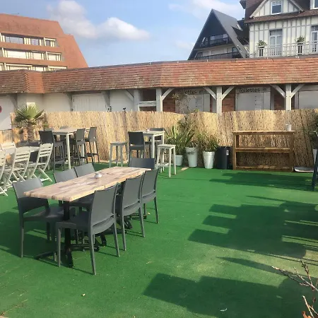 La Digue 45 Rue Des Lais De Apartament *