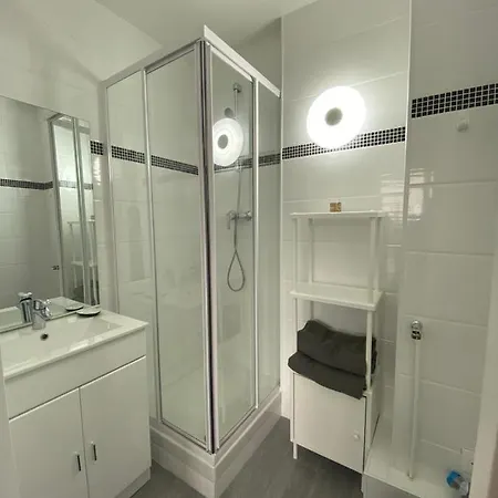 La Digue 45 Rue Des Lais De Apartament